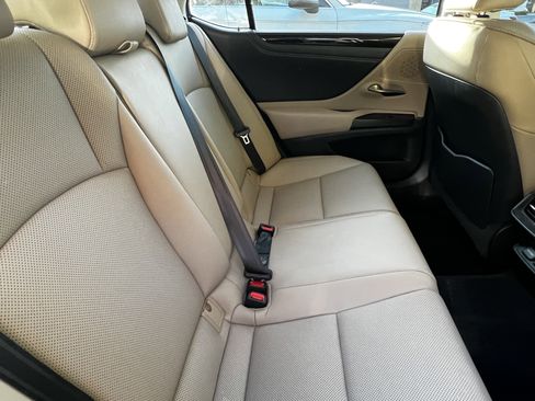 Used 2019 Lexus ES 350 w/ Premium Package image 40