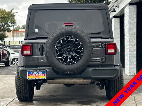 Used 2018 Jeep Wrangler Unlimited Sport S image 5