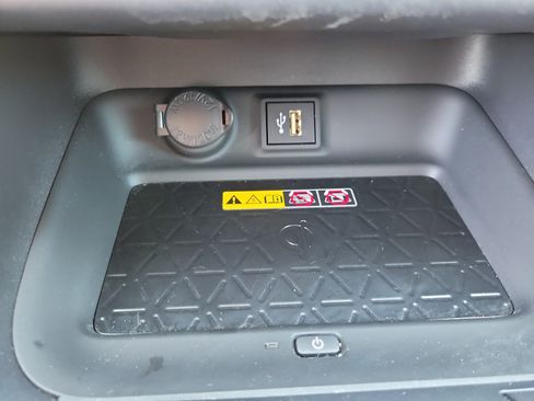 Used 2025 Toyota RAV4 XLE Premium w/ Weather Package FWD image 18