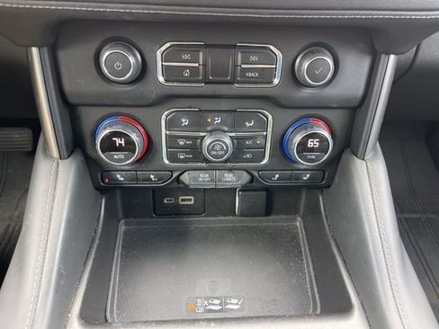 Used 2022 Chevrolet Tahoe Z71 w/ Luxury Package image 33