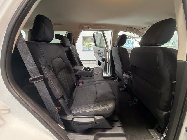 Used 2025 Nissan Pathfinder SV FWD image 14