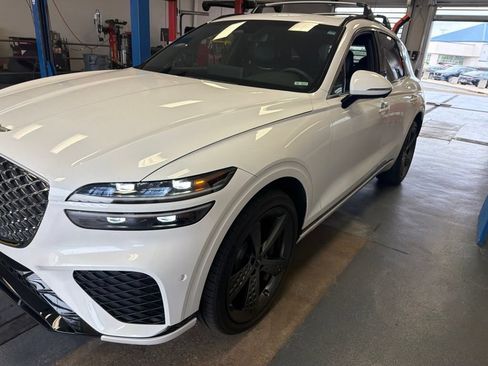 Used 2025 Genesis GV70 3.5T Sport w/ Sport Advanced Package AWD/4WD image 4