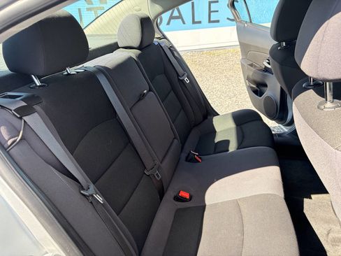 Used 2014 Chevrolet Cruze LT FWD image 14