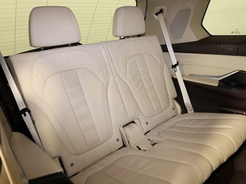 Used 2019 BMW X7 xDrive50i w/ Premium Package image 45