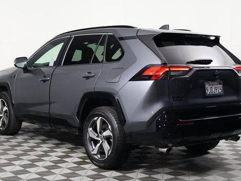 Used 2023 Toyota RAV4 SE image 6