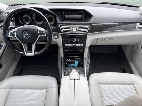 Used 2014 Mercedes-Benz E 250 BlueTEC Sedan image 16