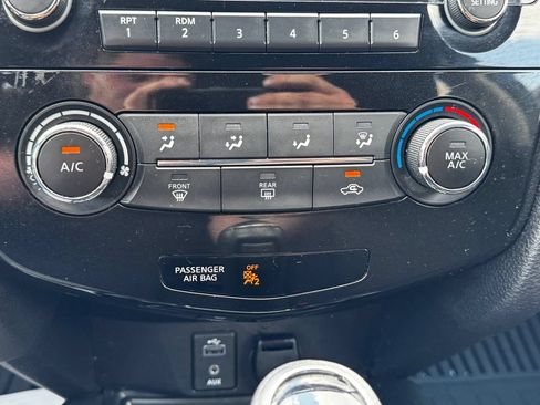 Used 2017 Nissan Rogue AWD image 19