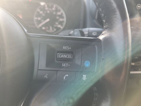 Used 2023 Nissan Rogue SL w/ SL Premium Package image 20