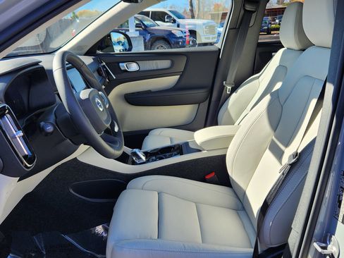 New 2026 Volvo XC40 B5 Plus w/ Protection Package Premier image 7