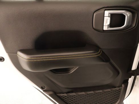 Used 2024 Jeep Wrangler Sahara image 16