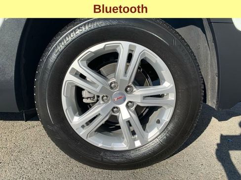 Used 2024 GMC Terrain SLE image 8