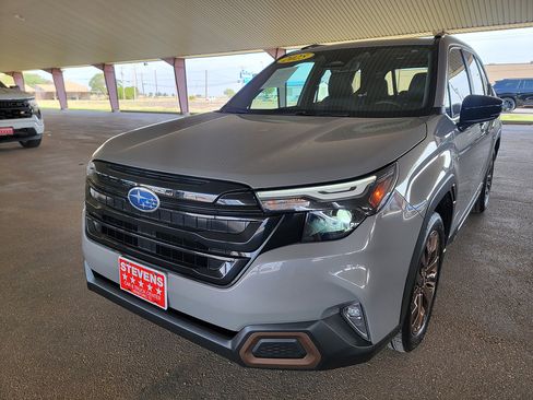 Used 2025 Subaru Forester Sport AWD/4WD image 3