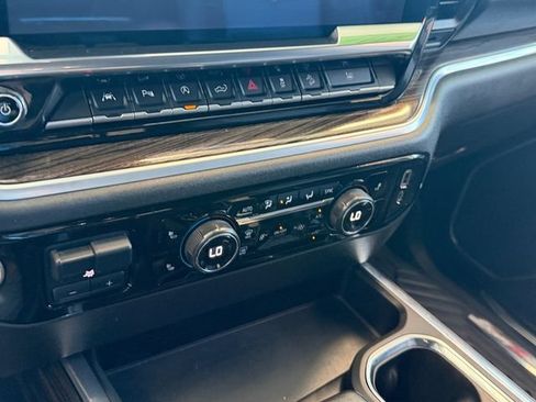 Used 2022 Chevrolet Silverado 1500 LT Trail Boss w/ LT Trail Boss Premium Package AWD/4WD image 23