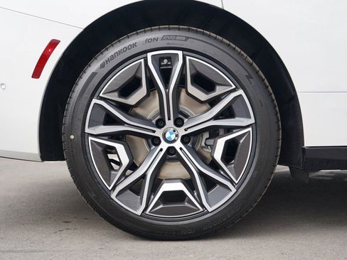 New 2026 BMW iX xDrive60 image 30