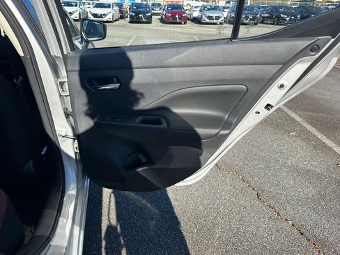 New 2025 Nissan Versa SR w/ Trunk Package image 16