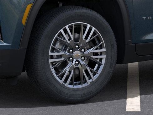 New 2025 Chevrolet Traverse LT image 9