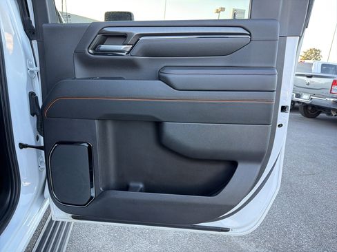 Used 2024 GMC Sierra 2500 AT4 w/ AT4 Premium Plus Package image 17