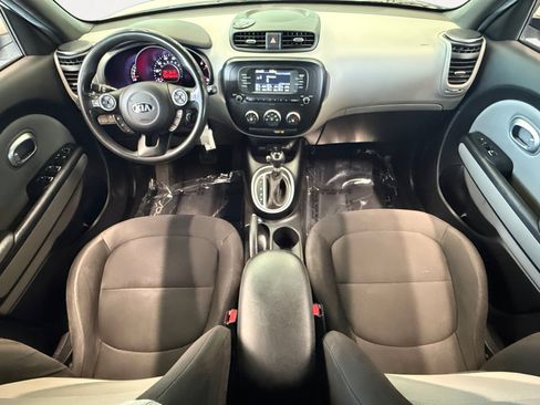 Used 2017 Kia Soul FWD image 3
