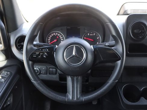 Used 2025 Mercedes-Benz Sprinter 2500 image 24