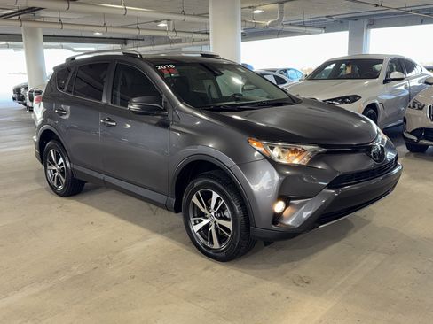 Used 2018 Toyota RAV4 XLE image 2