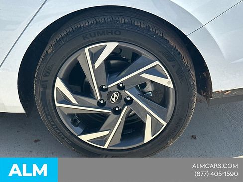 Used 2025 Hyundai Elantra Sport FWD image 22