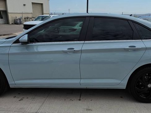 Used 2026 Volkswagen Jetta SE w/ Black Wheel Package FWD image 6