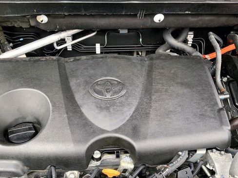 Used 2022 Toyota RAV4 XLE Premium image 32