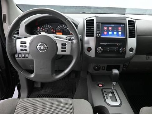 Used 2021 Nissan Frontier SV AWD/4WD image 11