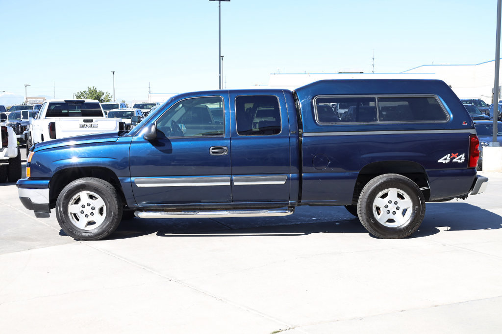 Used 2006 Chevrolet Silverado 1500 LT w/ Light Duty Power Package AWD/4WD image 3