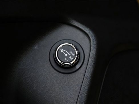 Used 2025 Chevrolet TrailBlazer ACTIV w/ Convenience Package image 15