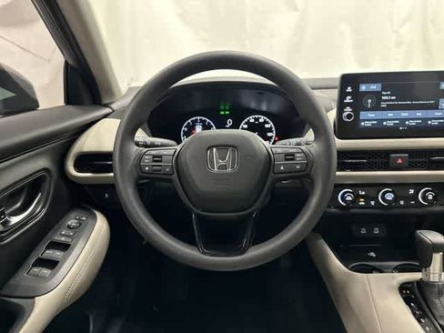 Certified 2026 Honda HR-V LX image 15