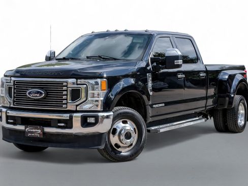Used 2022 Ford F350 XLT w/ XLT Premium Package image 4