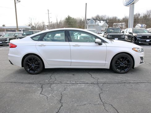 Certified 2019 Ford Fusion SE w/ Equipment Group 151A image 11