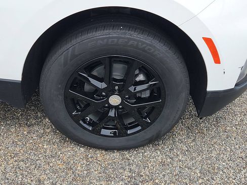 Certified 2023 Chevrolet Equinox LT AWD/4WD image 10