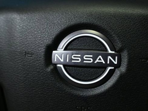 Used 2022 Nissan Frontier SV w/ Technology Package image 45