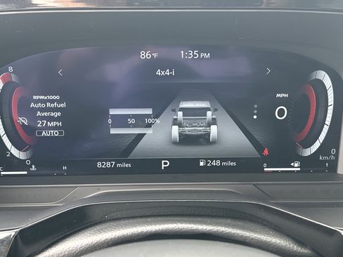 Used 2025 Nissan Pathfinder Platinum image 28