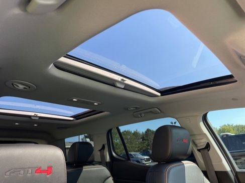 Used 2023 GMC Acadia AT4 w/ Technology Package image 4