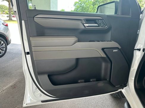 Used 2022 Chevrolet Silverado 1500 ZR2 w/ Technology Package AWD/4WD image 10