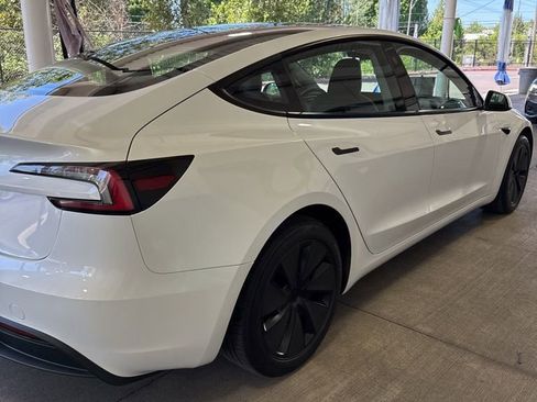 Used 2024 Tesla Model 3 Standard Range RWD image 4