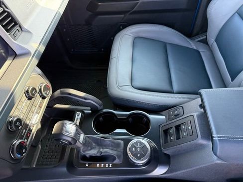 Used 2024 Ford Bronco Outer Banks image 8