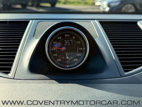 Used 2020 Porsche Macan Turbo image 4