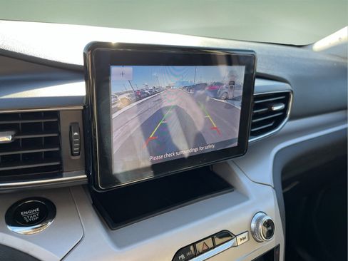 Used 2023 Ford Explorer XLT w/ Equipment Group 202A image 18