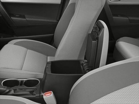 Used 2017 Toyota Corolla LE w/ Carpet Mat Package (TMS) FWD image 98