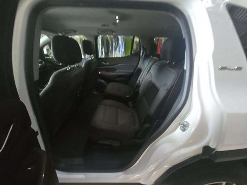 Used 2023 GMC Acadia SLE w/ Driver Convenience Package FWD image 11