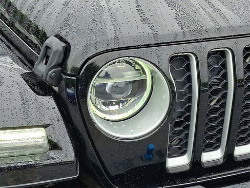 Used 2021 Jeep Wrangler Unlimited Sahara w/ Cold Weather Group image 9