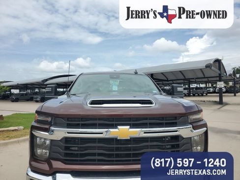 Used 2024 Chevrolet Silverado 3500 LT w/ Convenience Package AWD/4WD image 4