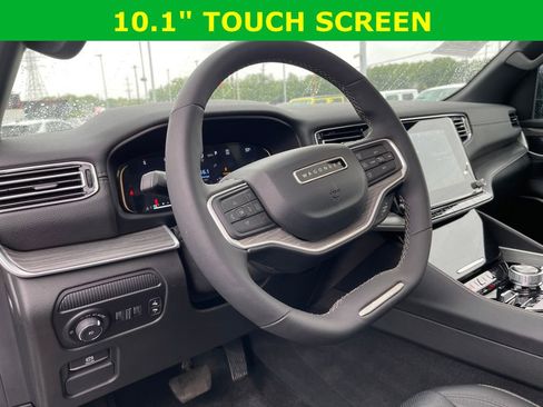 Used 2023 Jeep Wagoneer Series III w/ Premium Group I AWD/4WD image 15