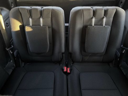 Used 2017 Ford Explorer XLT image 19