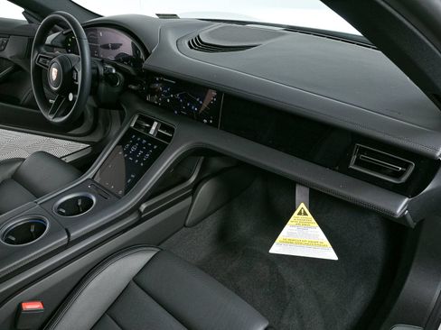 New 2026 Porsche Taycan RWD image 24