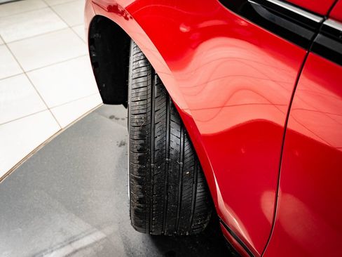 Used 2022 Land Rover Range Rover Velar R-Dynamic S image 37